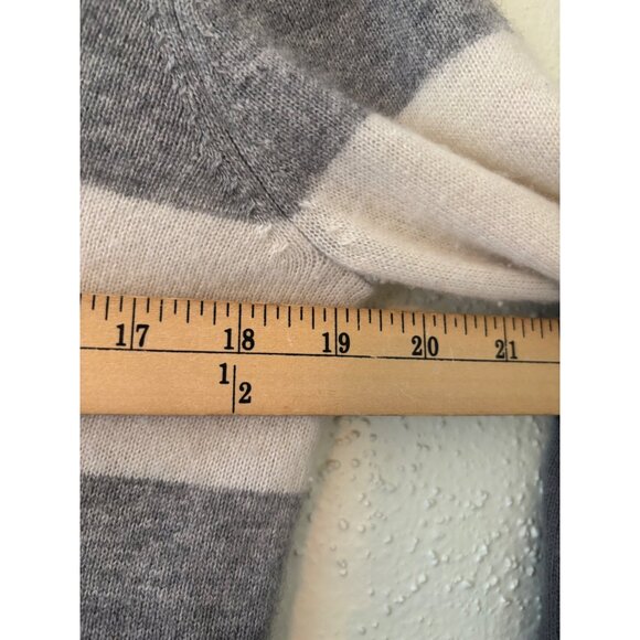 Amicale 100% Cashmere Ombre Striped V-Neck Sweater Soft Luxe Gradient Knit M - Picture 6 of 7